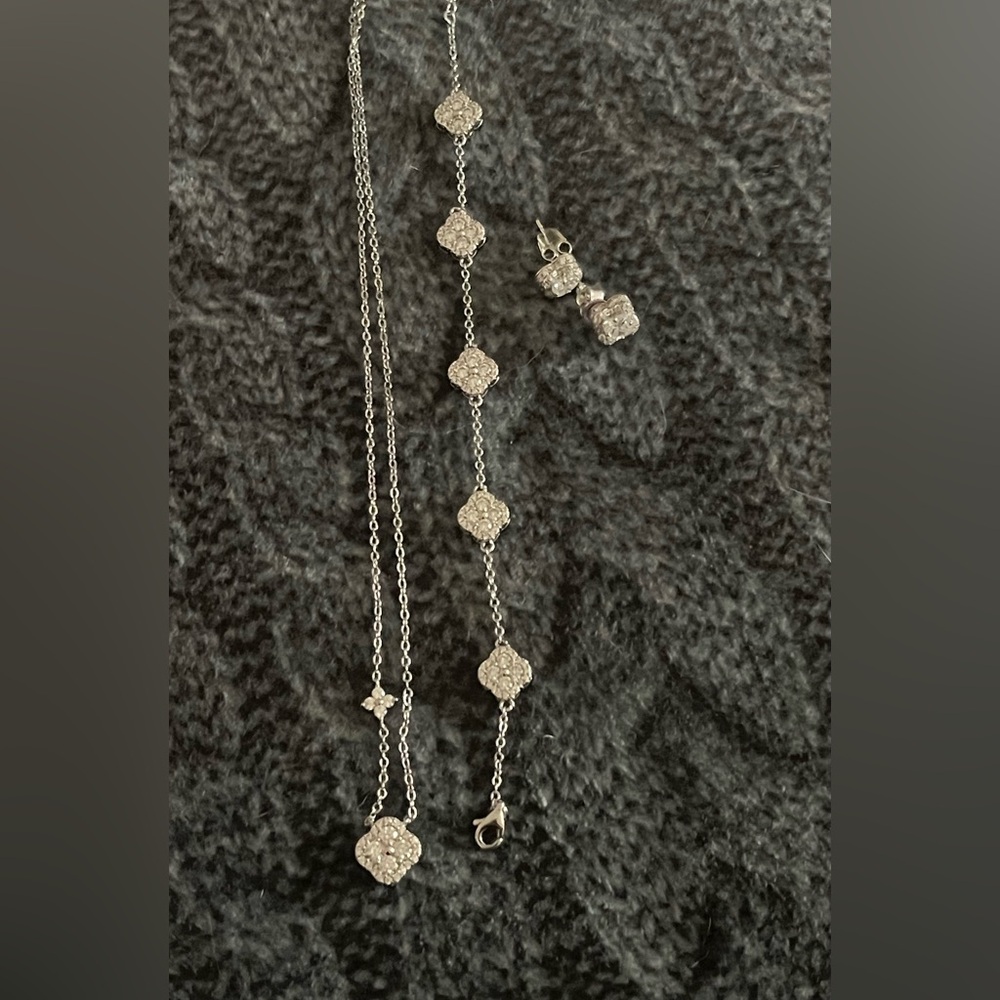 Elegant Moissanite silver set - Picture 3 of 7